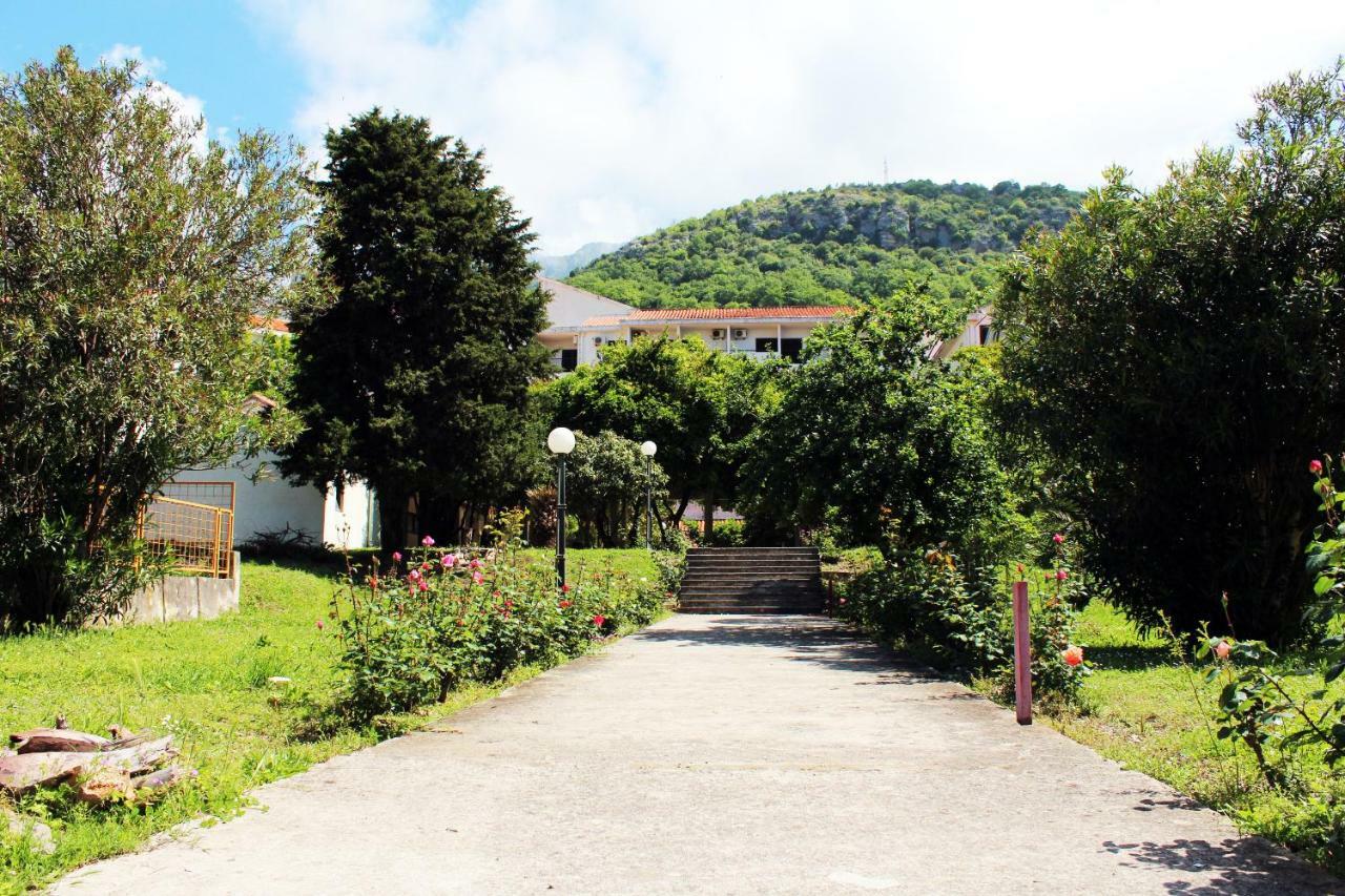 Hotel Sumadija Rafailovici Bečići Eksteriør bilde