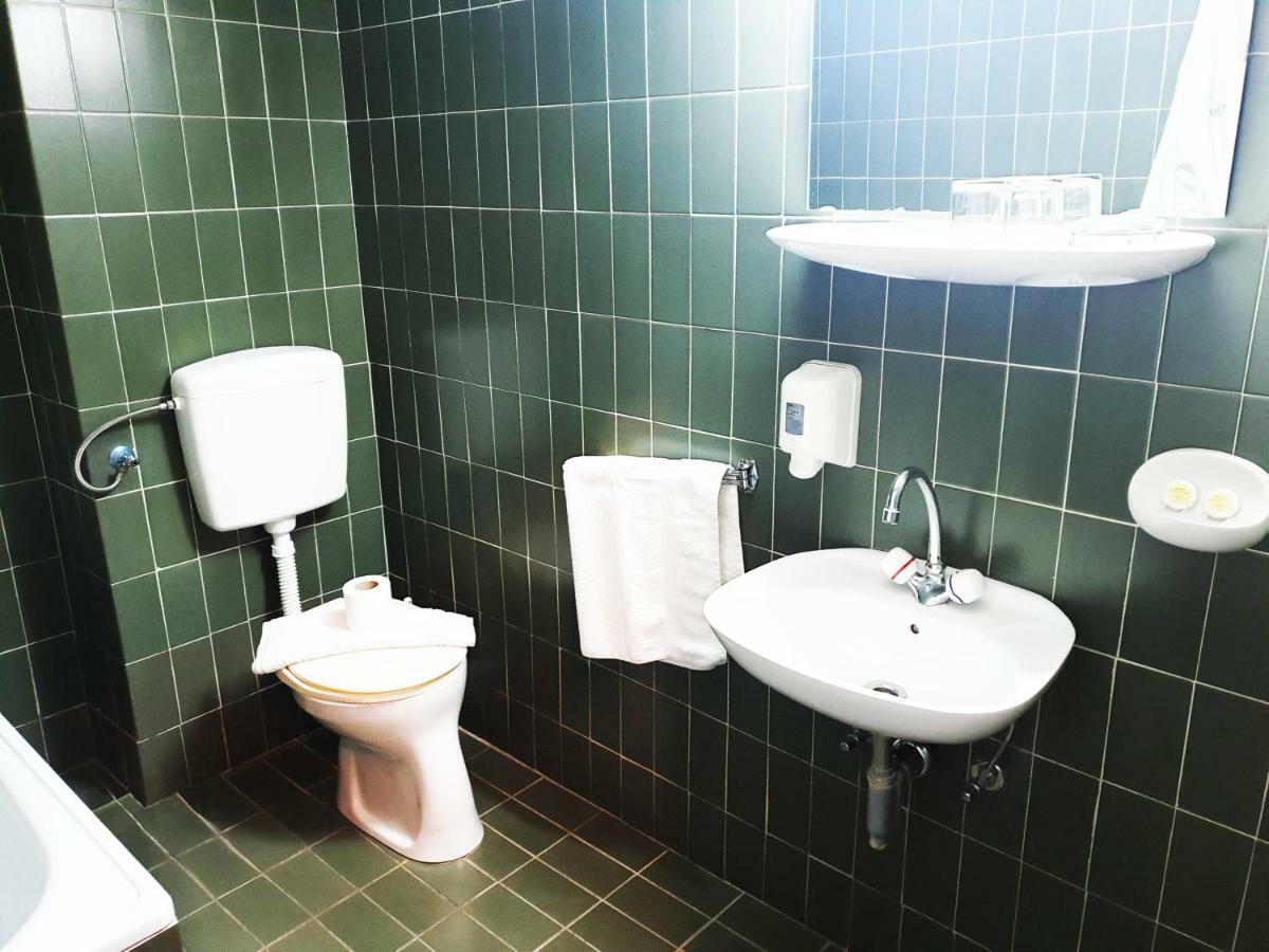 Hotel Sumadija Rafailovici Bečići Eksteriør bilde